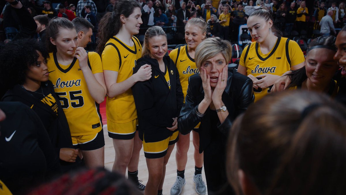 POV: You're in our team huddle ✨ #Hawkeyes