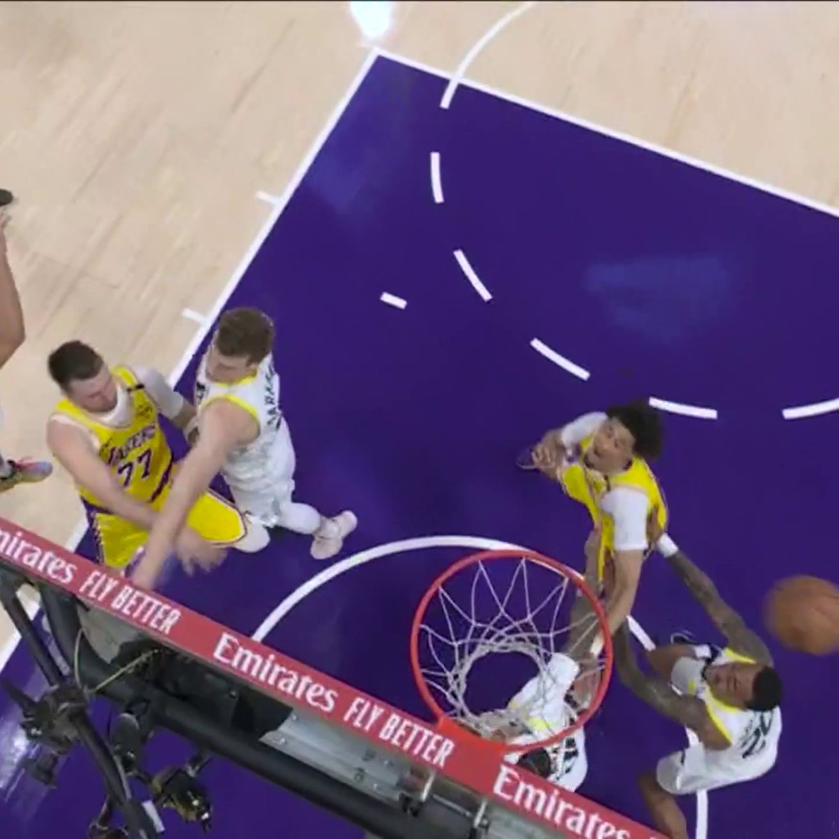 This pass by Luka 👀