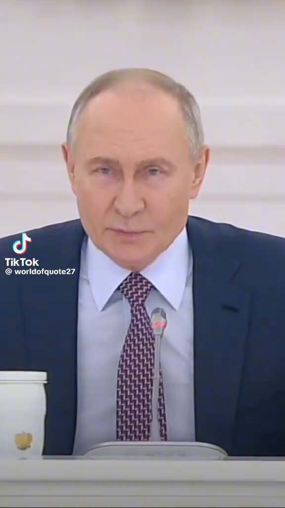 🇷🇺ロシアのプーチン大統領が🇯🇵日本に訪問時に日本人の出生率が低いのか、元駐日大使に聞いていた。 😎日本の経済が悪いんでしょう