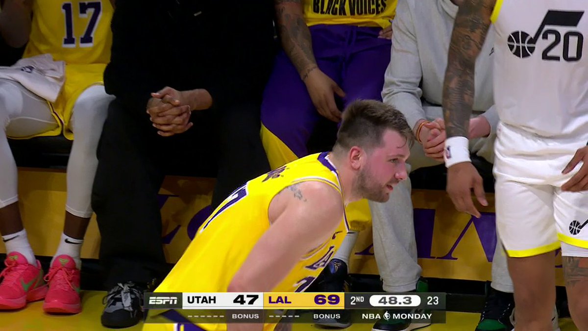 LUKA TO BRON DOWNCOURT 🔥🔥 The first of many assists to LeBron 🙌