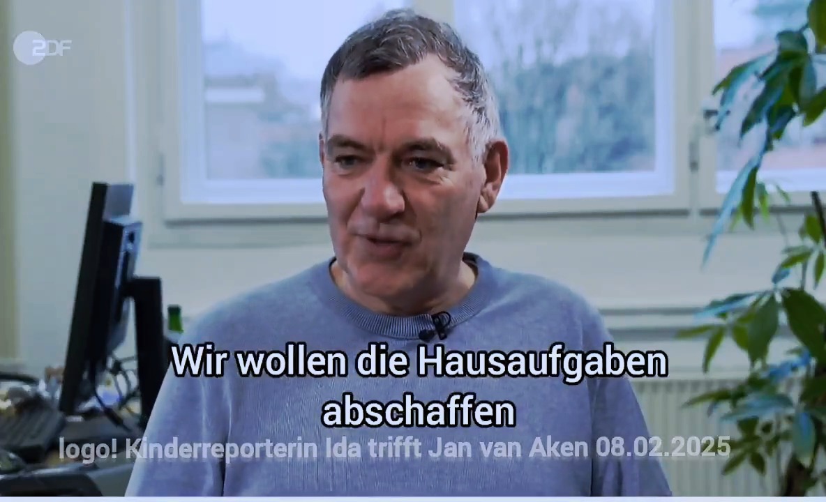 LINKE-Chef Jan van Aken, der sich gerade durch hartaberfair pöbelte, kriegt natürlich auch im Kinderkanal von ARD und ZDF eine Plattform. "Hausaufgaben abschaffen" propagiert er dort zur Freude der logo-Kinderreporterin.
