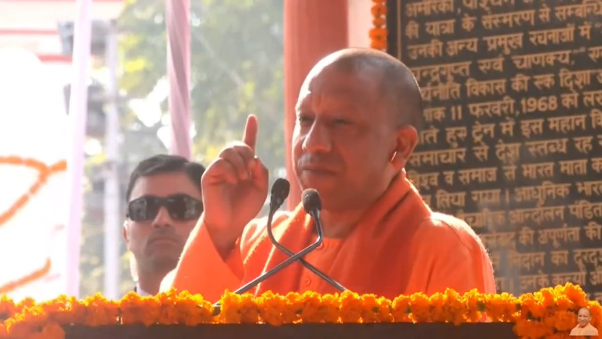 ये नकारात्मकता फैलाने वाले वही लोग हैं, जिन्होंने जीवन भर सरकार का VVIP Treatment लिया है... ये भारत और सनातन धर्म के विरोध में अपने आप को सदैव खड़ा करते हैं, दुष्प्रचार करते हैं...