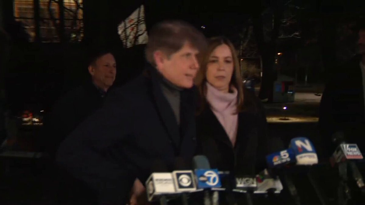 🚨 BLAGOJEVICH UNLEASHED—PRESS CONFERENCE OUTSIDE HIS HOME AFTER TRUMP PARDON! 🚨 Rod Blagojevich just stepped outside his home in Chicago and TORCHED the corrupt political machine that tried to erase him. 2,896 days in prison, and now he’s free, thanks to President Trump’s full pardon. Standing alongside his wife and daughters, he delivered a SCORCHING rebuke of the rigged courts, weaponized prosecutors, and deep-state thugs who railroaded him. “I NEVER SOLD A SENATE SEAT!” Blagojevich thundered, slamming the fake charges as a sham political hit job orchestrated by the Obama-Biden crew. The real crime? Daring to negotiate in politics—the same “wheeling and dealing” that Lincoln himself used to pass the 13th Amendment. And here’s the kicker—they used the SAME tactics against Trump. Fabricated charges. Media smear campaigns. Lawfare. Blagojevich says Trump saw through it all and acted to END the injustice. Now, Blagojevich isn’t just walking away—he’s DECLARING WAR on the weaponized justice system that’s out to destroy political enemies. He’s got the names, the tapes, the receipts—and he’s ready to EXPOSE IT ALL. The corrupt elites FAILED. The deep state LOST. Blagojevich is BACK, and this is just the beginning. VIDEO CREDIT: WGN NEWS