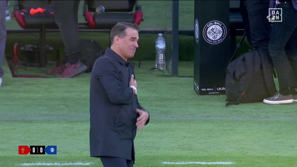 Lo mejor del partido fue ver a Luis Garcia Plaza como un mallorquinista más en la grada RCD Mallorca
