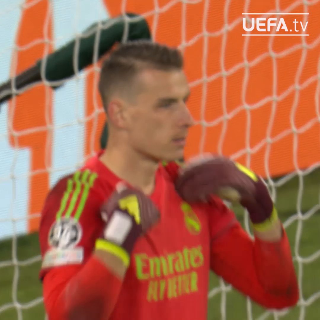 🎂 Hoy cumple años Andrey Lunin, héroe del Real Madrid en su última visita al campo del City ¡𝑴𝒖𝒄𝒉𝒂𝒔 𝒇𝒆𝒍𝒊𝒄𝒊𝒅𝒂𝒅𝒆𝒔! 🎈🎈 #UCL