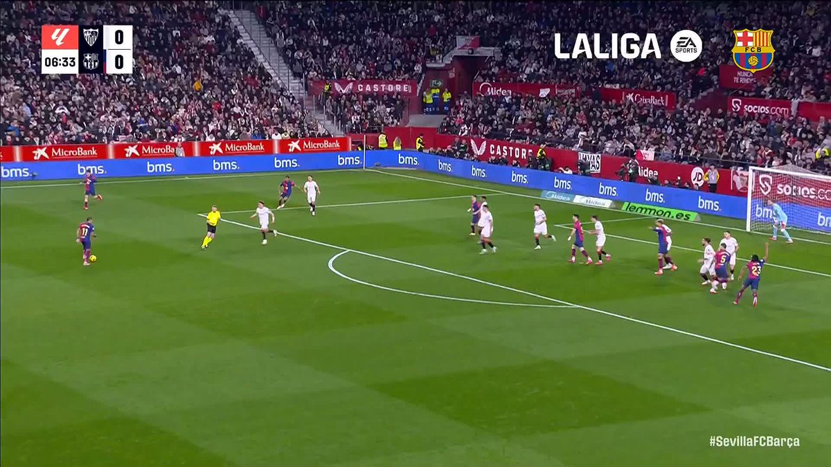 Lewandowski is the Pichichi for a reason. 💥 #LaLigaHighlights