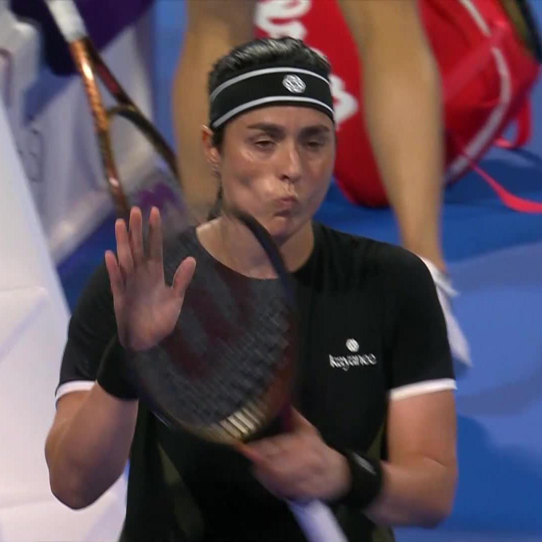 Making a statement‼️ Ons Jabeur defeats Zheng in straight sets 6-4, 6-2 to score her first top ten win on a hard court since 2023. #QatarTotalEnergiesOpen