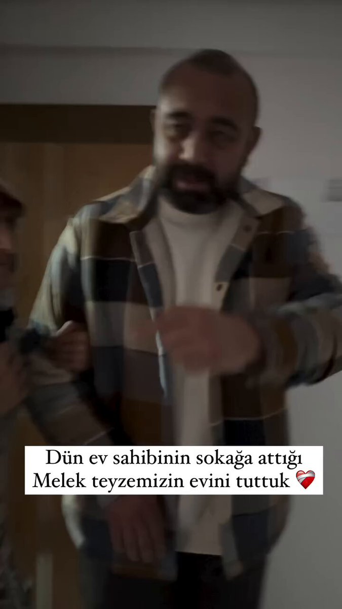 Dün melek teyze ev sahibi tarafından evden atılmıştı.Bugün arkadaşlarımızla beraber evini tuttuk ve yeni eşyalarını getirdik.Yarın abonelik işlemlerini bitirdikten sonra tamamen yerleşecek inşallah.Destek verip yanımızda olan tüm gardaşlarımızdan razı olsun ❤️‍🩹