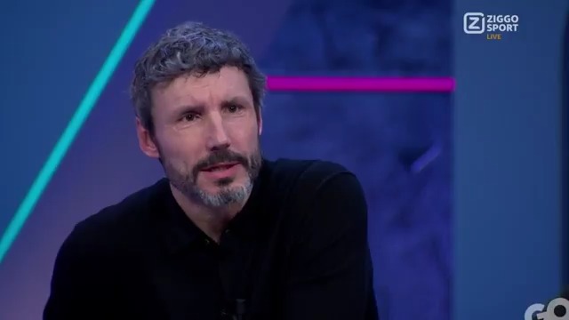 'De telefoon staat altijd aan!' 😉 Mark van Bommel over een mogelijk belletje van Feyenoord... ☎️ #ZiggoSport #UCL #FEYMIL