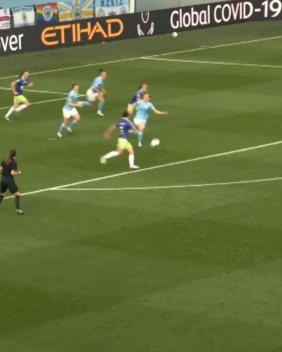 ¡MONTOYA, POR FAVOR! 🗣️🏃‍♀️💨 #BarclaysWSL