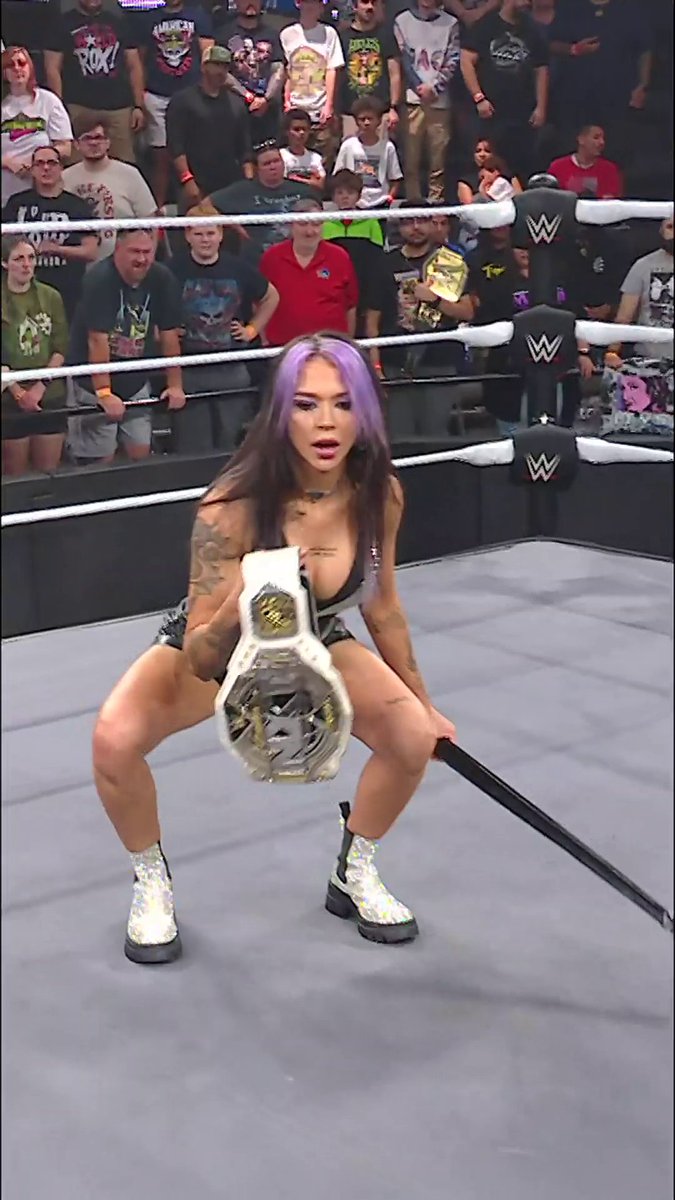 .Cora Jade didn't have to do Bayley like that 😅 #WWENXT