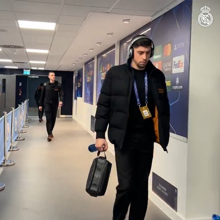 🚶🎧🎒 ¡Estamos en el estadio!