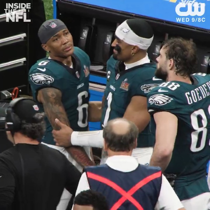 "You deserve it, bro." This moment between Jalen Hurts and @DeVontaSmith_6 is everything. 💚 NFL Films