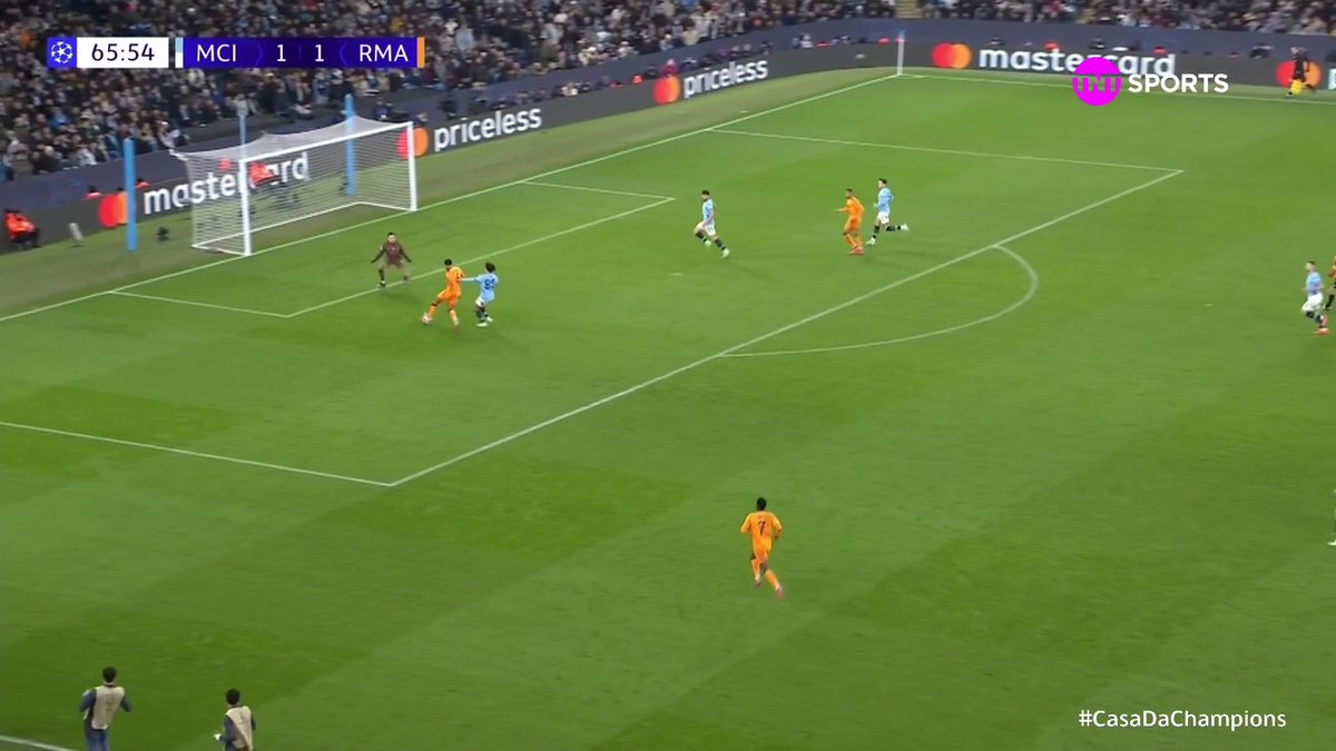 O goleiro Ederson é titular absoluto da seleção hoje?