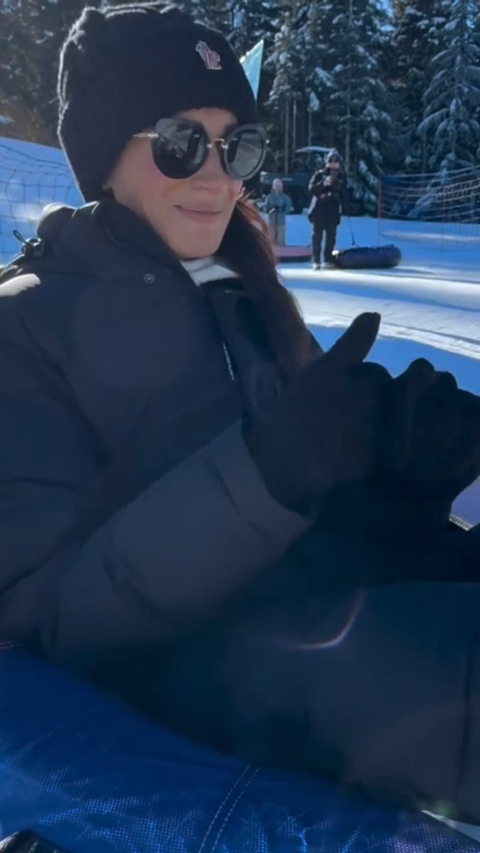 Meghan Markle tries tubing at the Invictus Games in Whistler Canada! Would you take a ride? ❄️🛷 📷: Meghan Asha #meghanmarkle #invictusgames #princeharry #royalfamily