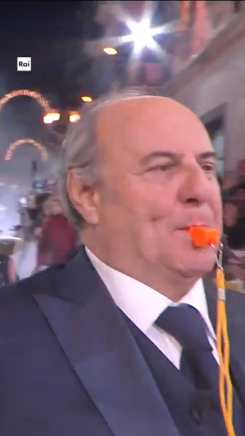 🥁 #Sanremo2025 è l'ombelico del mondoOoOoO 🥁