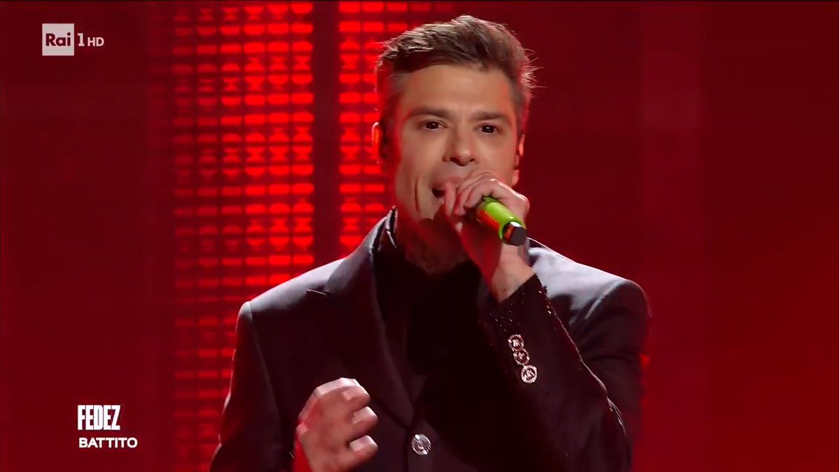 Dovete mettere da parte quello che pensate di Fedez e ammettere che questa canzone è una delle migliori della serata #Sanremo2025
