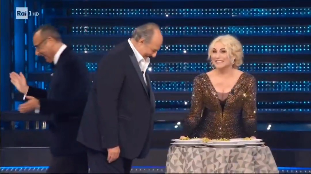 "Dato che so di sugo" Cucinato a fuoco lento per 15 anni ma ha servito #Sanremo2025