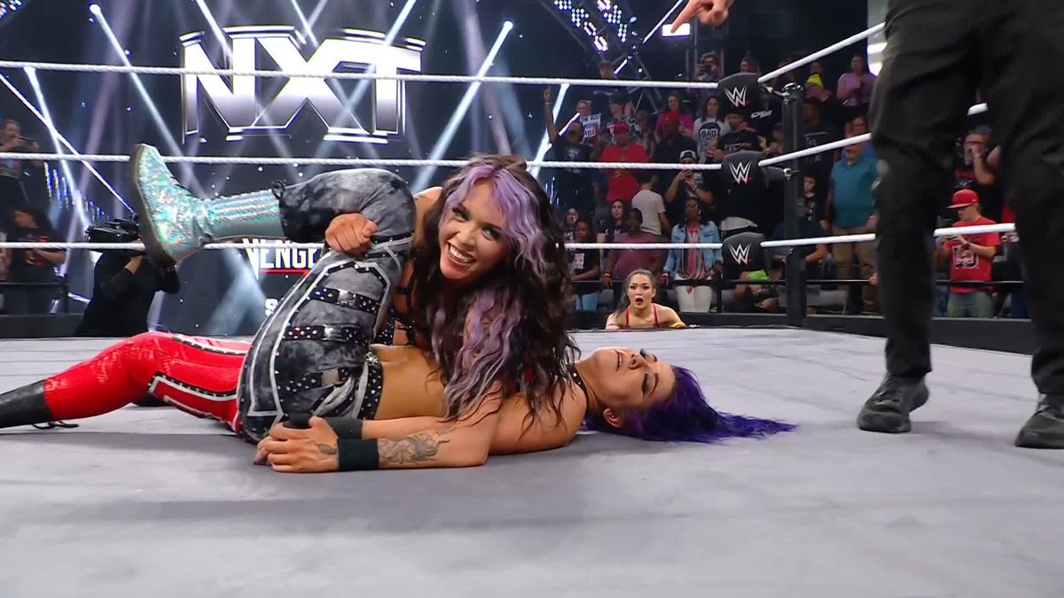🤯 🤯 🤯 CORA JADE JUST PINNED BAYLEY!!! #WWENXT