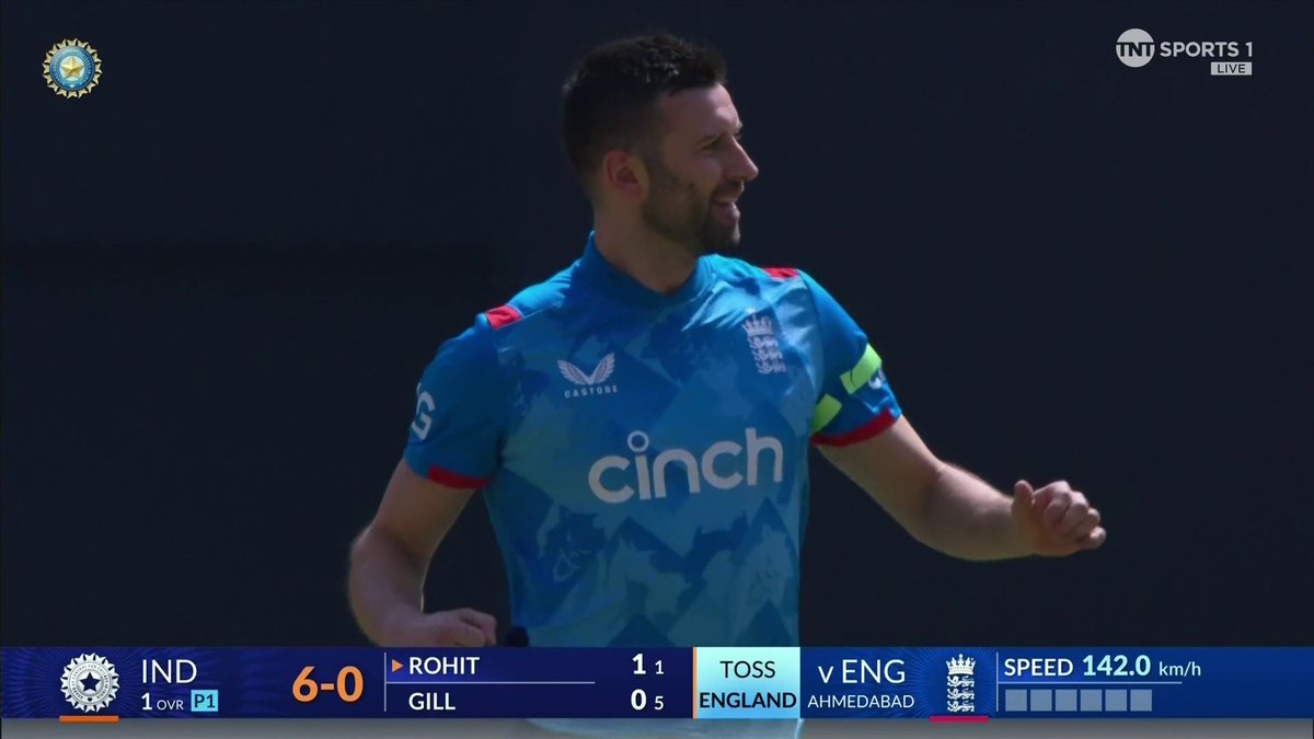 FIRST BALL FROM MARK WOOD! 🔥🔥🔥