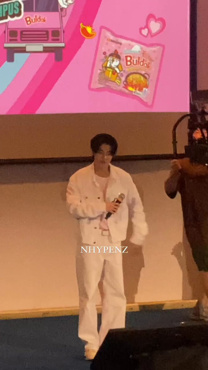 TD KAKAK KEYCHAIN JUNGWON BAWA BANNER YG MWAH ARTINYA ADA WTL JKT… WEH MWAH BNRN.. WTL JKT… FAK