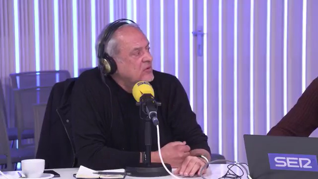 "El salario mínimo con el PP fue de 700 euros y hoy estamos en 1.184, con las pensiones pasaría lo mismo. El desayuno cotidiano de este país es mentir" 📻 Javier Aroca Alonso en #ElAbierto 🎧 Audios de la tertulia: 📹 Vídeo: