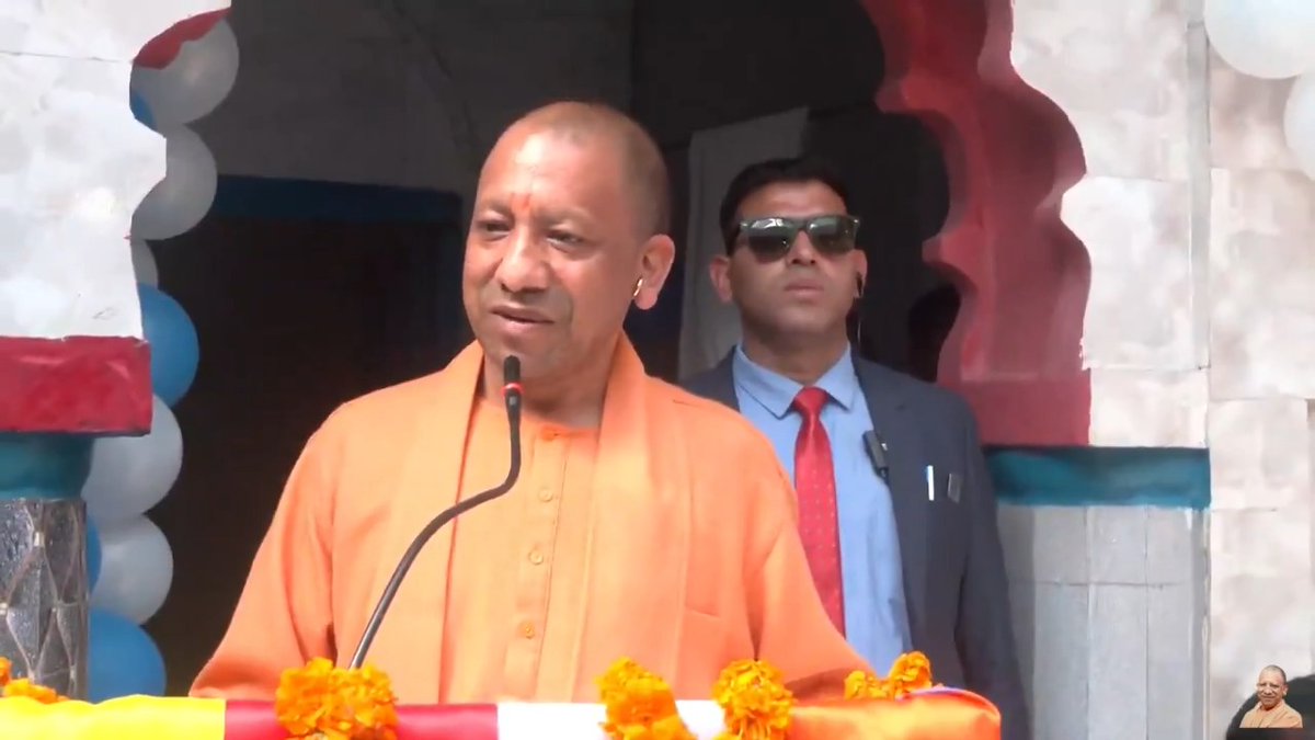 यह डबल इंजन की भारतीय जनता पार्टी की सरकार है... हमने सद्गुरु रविदास जी महाराज की पावन जन्मभूमि सीर गोवर्धनपुर, काशी को आदरणीय प्रधानमंत्री श्री Narendra Modi जी के विजन के अनुरूप एक भव्य स्वरूप दे दिया...