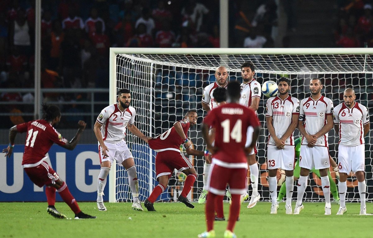 When distance was no obstacle for Javier Balboa. 🇬🇶✨ Throwback to his stunning free-kick against Tunisia in the 2015 #TotalEnergiesAFCON.