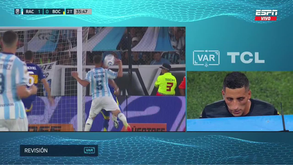 👀Misma acción, distinto resultado. ❌Prohibido cobrarles penales a favor a #Boca. 📉Hace 33 partidos que el Xeneize no tiene un penal a favor, el último: el 21/7/2024 vs DyJ (2-2).