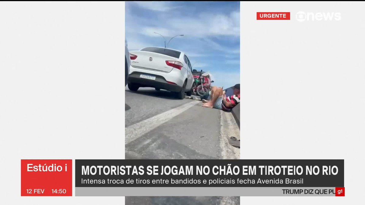 No Rio de Janeiro, escolheram o Cláudio Castro, representante do bolsonarismo, no 1° turno. Agora a mesma população CHORA DE MEDO no meio do tiroteio. Democracia é assim, a população tem o direito de escolher ser alvo de tiroteio. #BalançoGeralRJ