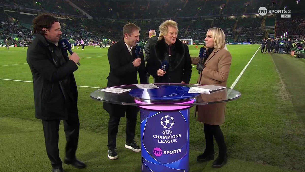 🕺🕺🕺 Rod Stewart will be hoping this Celtic side will give him reason to dance after 90 minutes 😅 🎙️ Emma Dodds | 📺 TNT Sports &amp; discovery+ UK