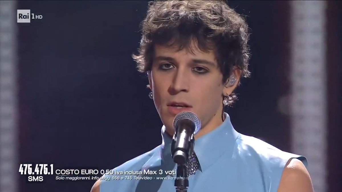 Che felicità averti qui! 🙃 #Sanremo2025 L’esibizione integrale è su RaiPlay In audio su RaiPlay Sound