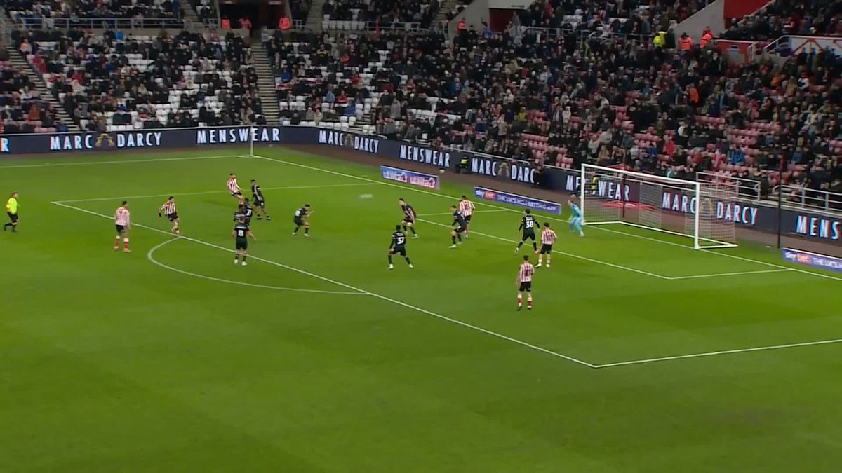 Enzo Le Fee opens his Sunderland account in STYLE! 🔥