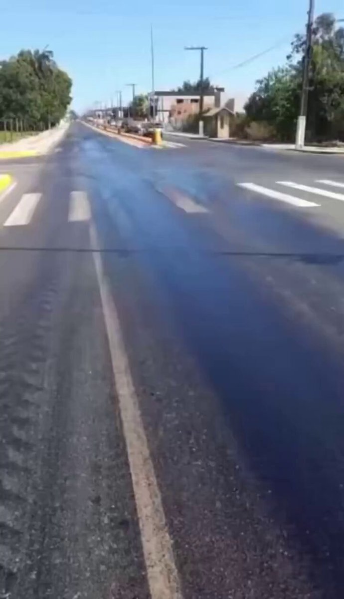 🚨BRASIL: Calor severo derrete asfalto em Santa Catarina.