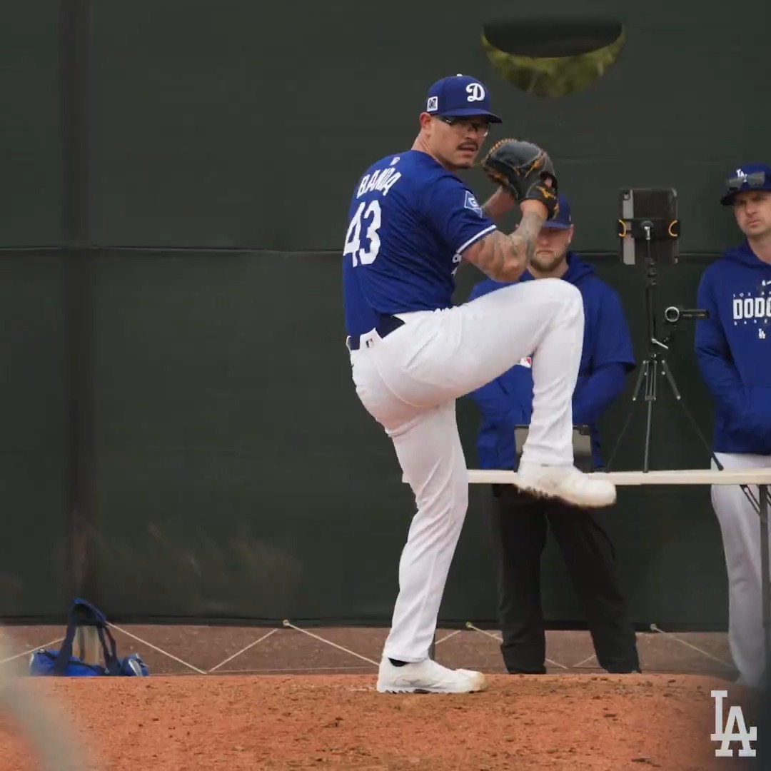 Sounds like baseball's back. #DodgersST