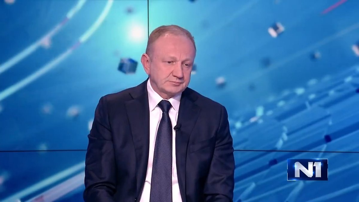 Predsednik Stranka slobode i pravde Dragan Djilas rekao je u #N1Direktno da je opozicija bila vrlo odgovorna i da se posle mesec dana povukla u drugi plan. "Kao čovek koji je vodio studentske proteste '92 rekao sam da ni ja nisam voleo da mi neko daje savete, pa ni ja to ne želim da radim, mislim da ni kolege to nisu radile, što je vrlo odgovorno. Mi smo servis svim ljudima sa kojima smo zajedno na ulici da dođe do promene sistema", istakao je on.