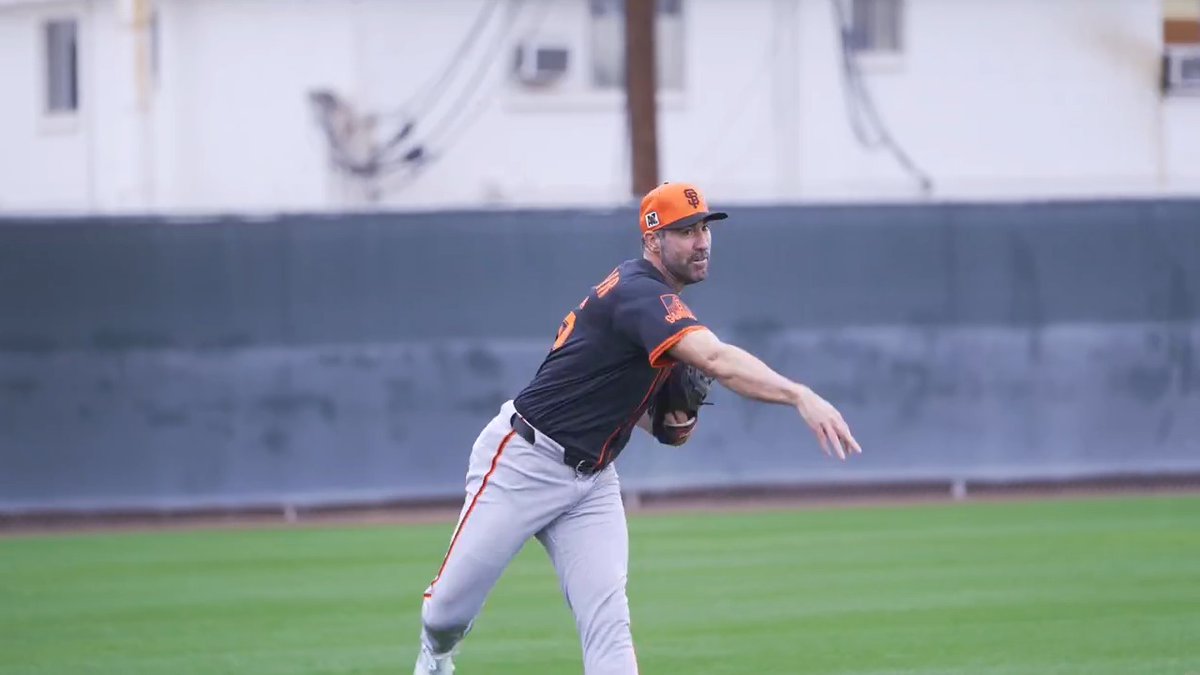 First look at Justin Verlander in his SFGiants threads 👀