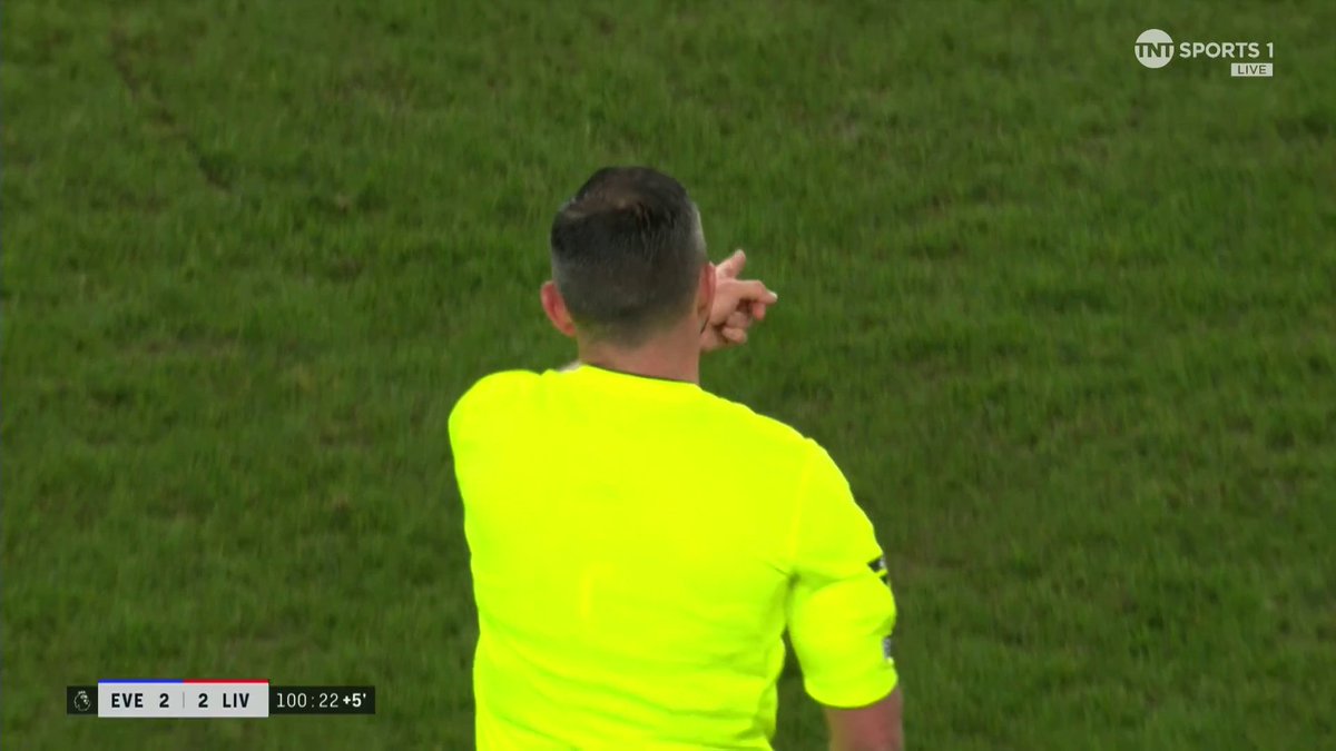 There's few better sounds in football than this 🔊 Goodison Park erupts with noise after James Tarkowski's goal stands 🏟 📺 TNT Sports & discovery+ UK