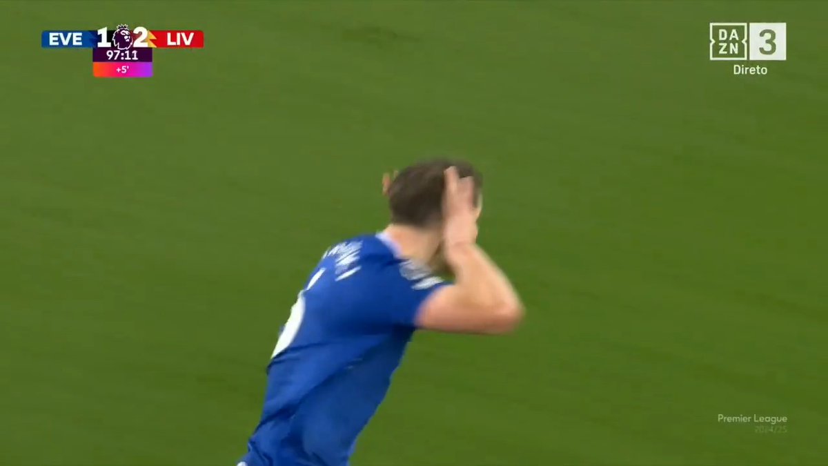 Poético! 💙 Everton empatou frente ao Liverpool no último Merseyside Derby em Goodison Park no último lance do jogo! 😳