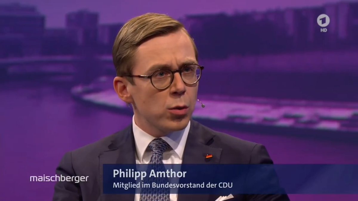 „Wir machen unsere Politik aus dem Zweck, dass die #AfD wieder dahin kommt, wo sie hingehört – nämlich an den politischen Rand“, sagt Philipp #Amthor (CDU Deutschlands). Man wolle der Partei nicht „die Abstimmungsmacht darüber geben, was wir im Bundestag einbringen“. #maischberger Das Erste
