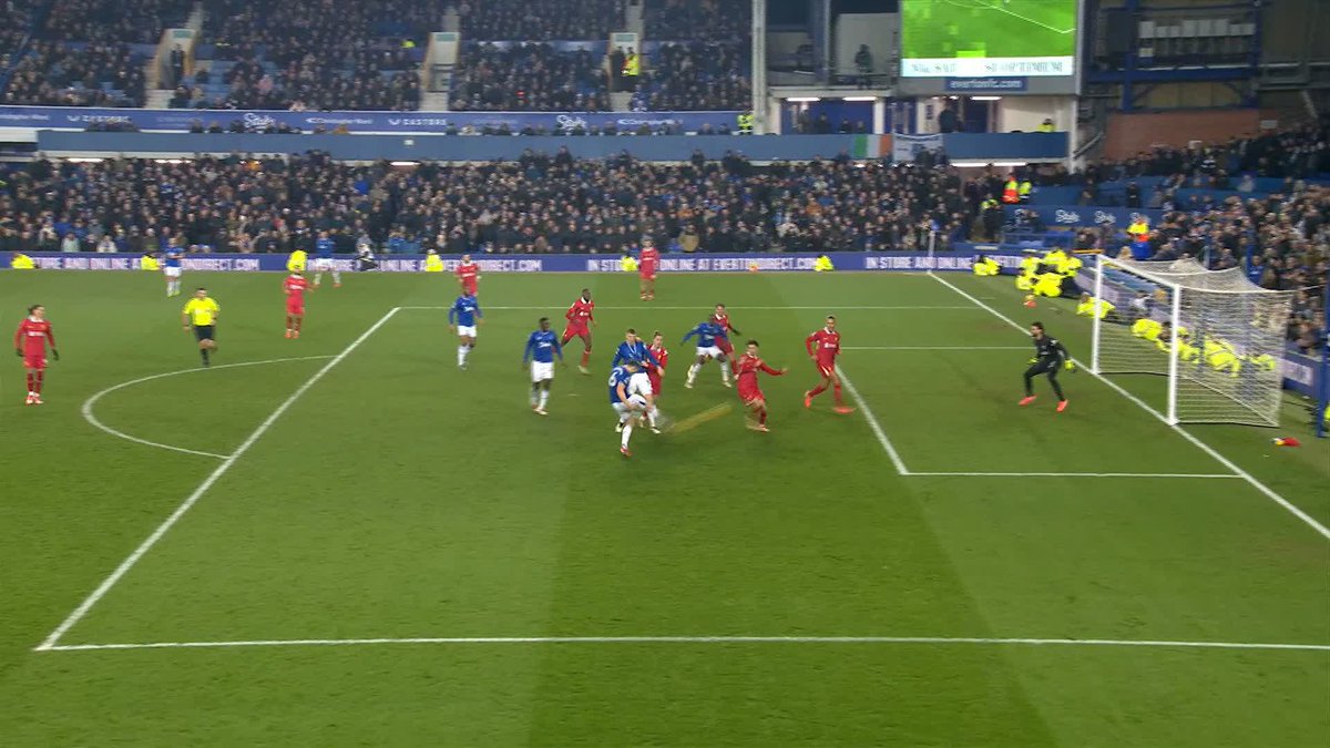 James Tarkowski EQUALISES with the last kick of a Merseyside derby at Goodison Park! 🤯💥