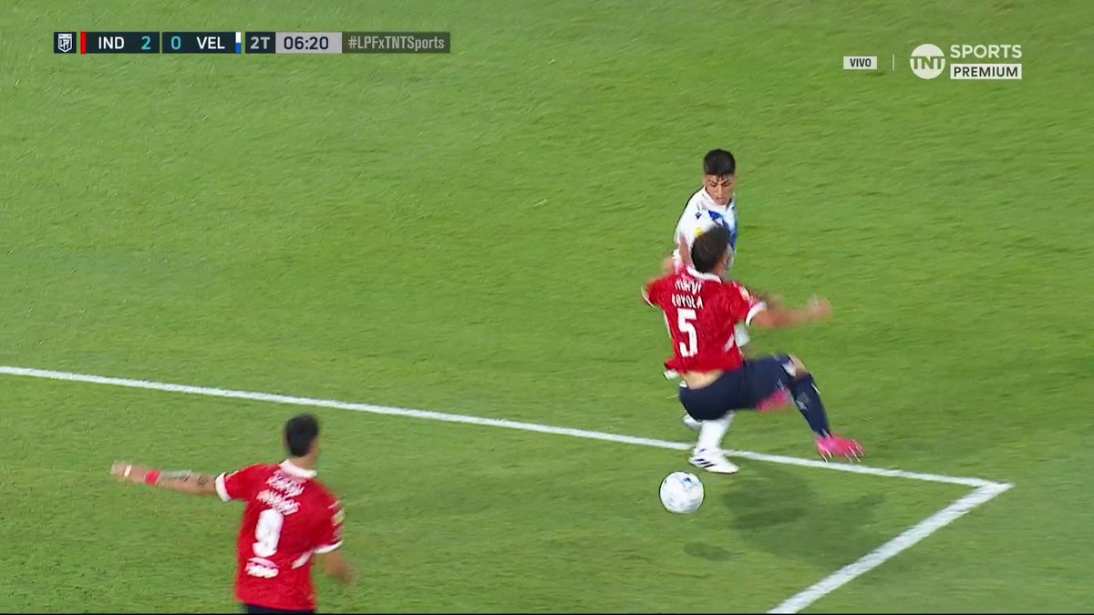 Jajajajajajaja pero cómo no cobran penal, asesinos del fútbol?