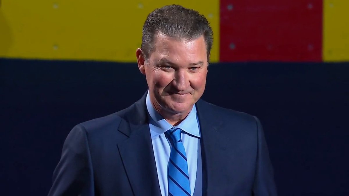 Montreal LOVES Mario Lemieux ❤️ #4Nations 🇺🇸: NHLonTNT & @SportsonMax ➡️ 🇨🇦: Sportsnet or stream on Sportsnet+ ➡️