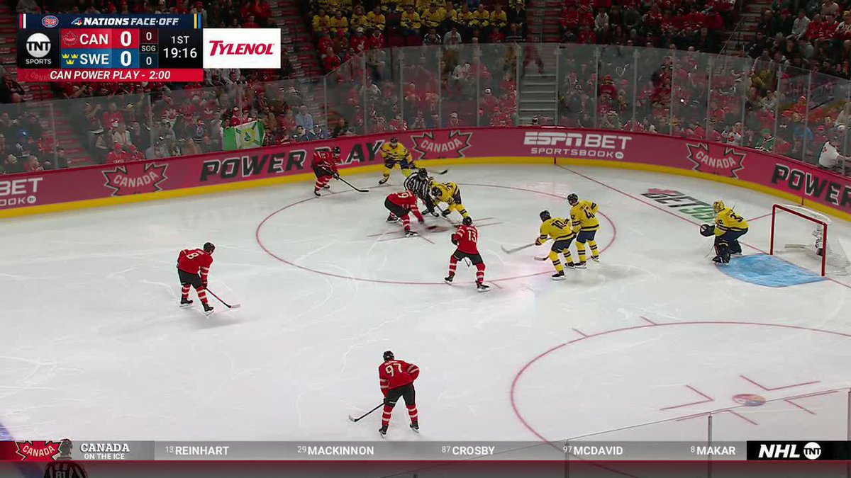 MCDAVID ➡️ CROSBY ➡️ MACKINNON 😱 Canada's power play strikes less than one minute into the game on its first shot on net 😳