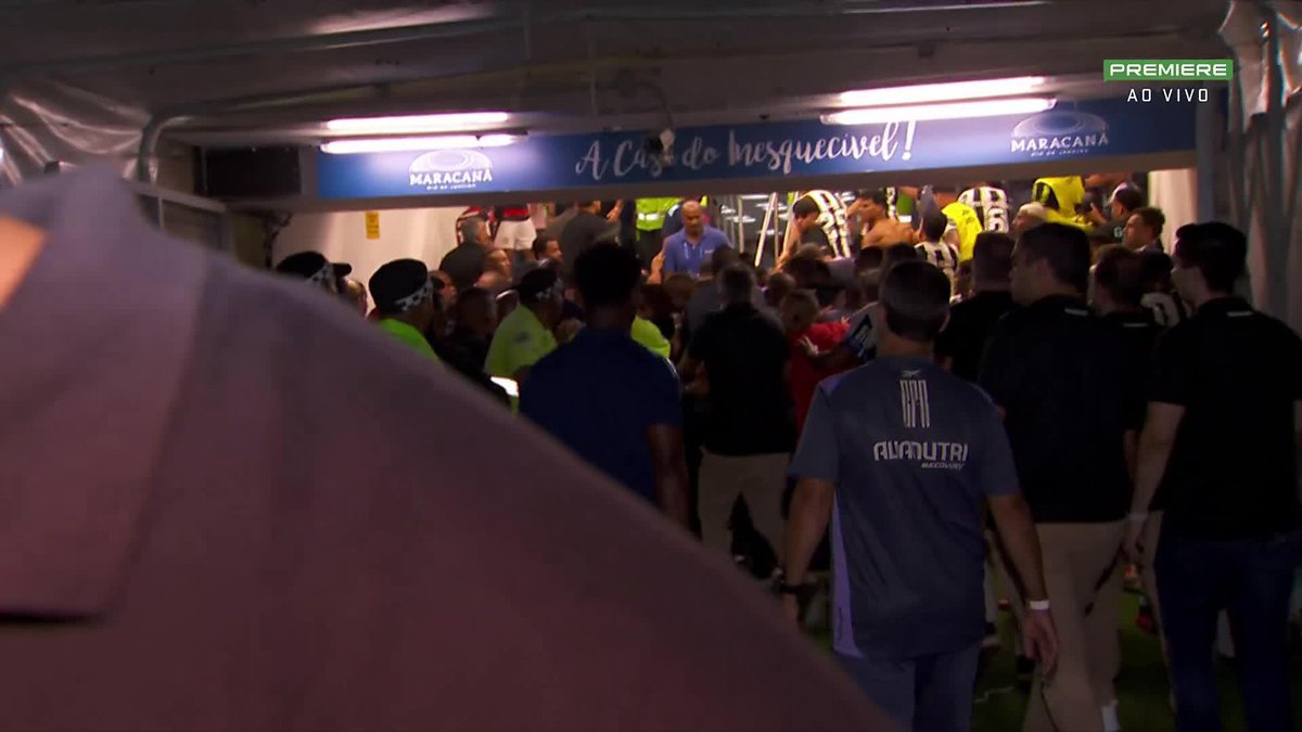⚠️ Mais confusão entre jogadores de Flamengo e Botafogo. Desta vez, no túnel do Maracanã. 🎥 Premiere | ge
