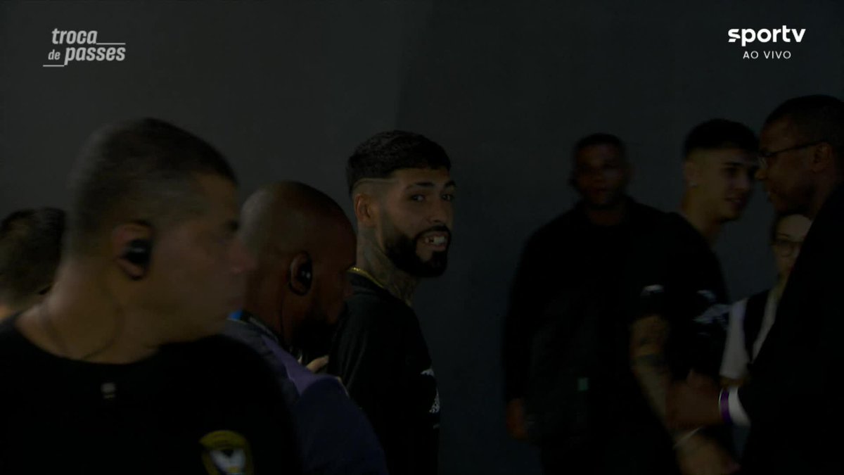 Barboza, do Botafogo, perdeu um dente na confusão após o clássico contra o Flamengo.