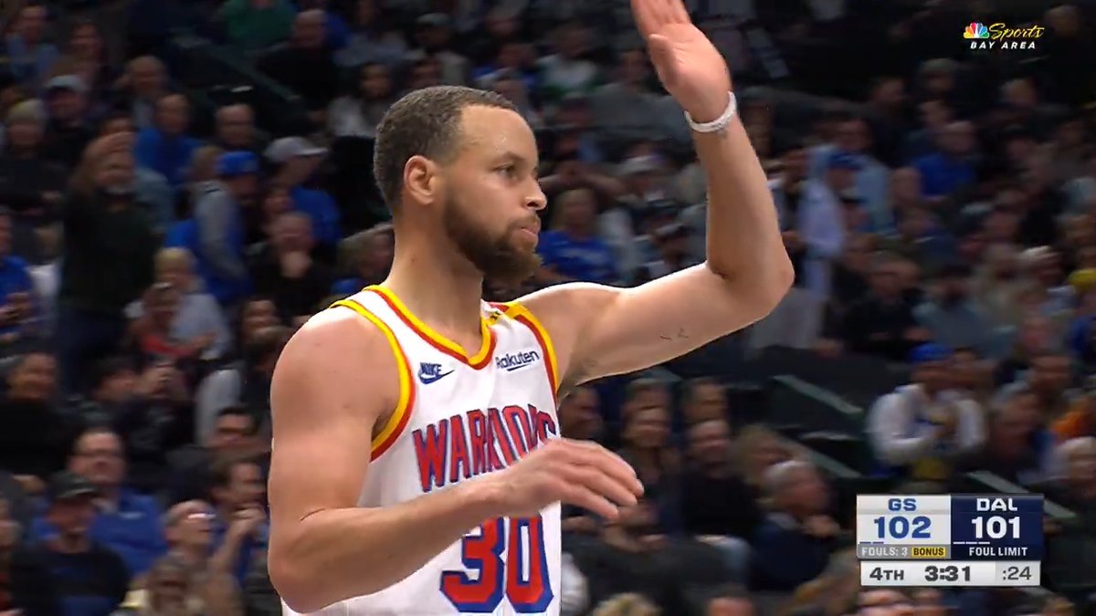 STEPH FOR THE LEAD OVER KLAY 👌