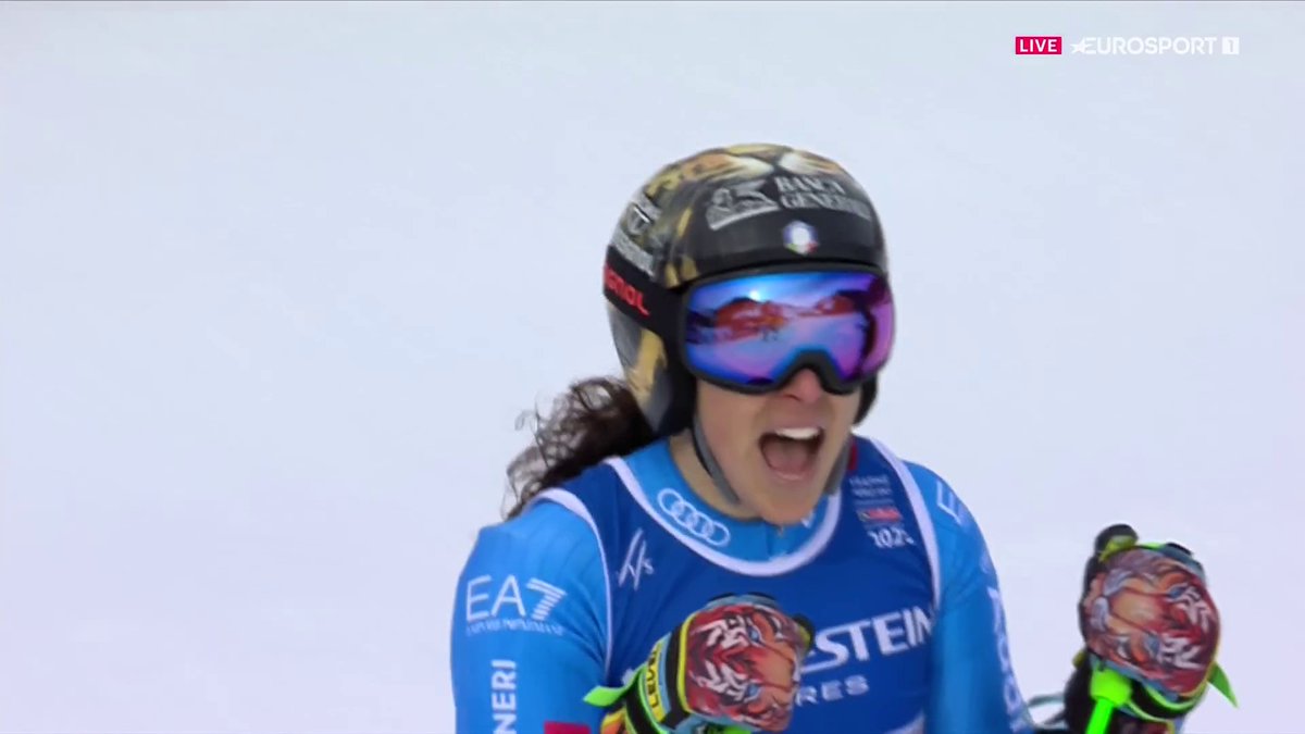 🇮🇹🥇 Federica Brignone championne du monde ! Après sa médaille d'argent sur le Super-G, l'Italienne se pare d'or sur le slalom géant. Alice Robinson et Paula Moltzan complètent le podium #Saalbach2025 #ChaletClub