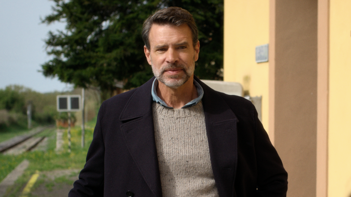 Scott Foley as a stressed out single father about to find love in Italy when he least expects it? Prepare your hearts. La Dolce Villa is now playing.