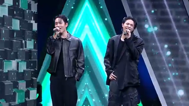 เพลง รักเธอให้น้อยลง - วิลเลี่ยม จักรภัทร &amp; เอส ศุุภ Feat. นักร้องหลังกำแพง #TheWallSong #ร้องข้ามกำแพง #Workpoint23 #williamjkp #est_rvp #WilliamEst #TheWallSongXWilliamEst